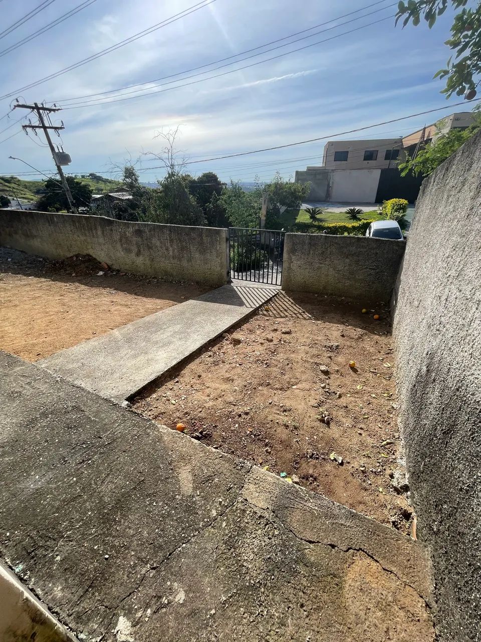 Aluga se casa e barracão  - Foto 2
