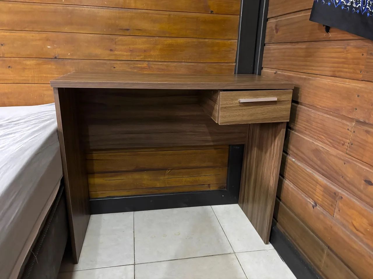 Mesa de estudo/escritório com gaveta  - Foto 2