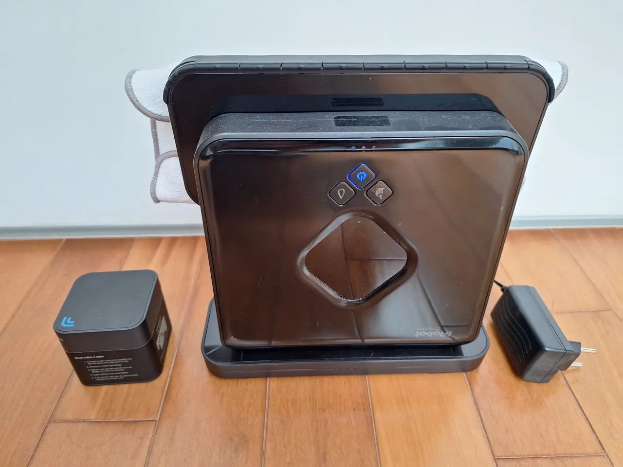 Robô passa pano inteligente iRobot Braava 380t bivolt
