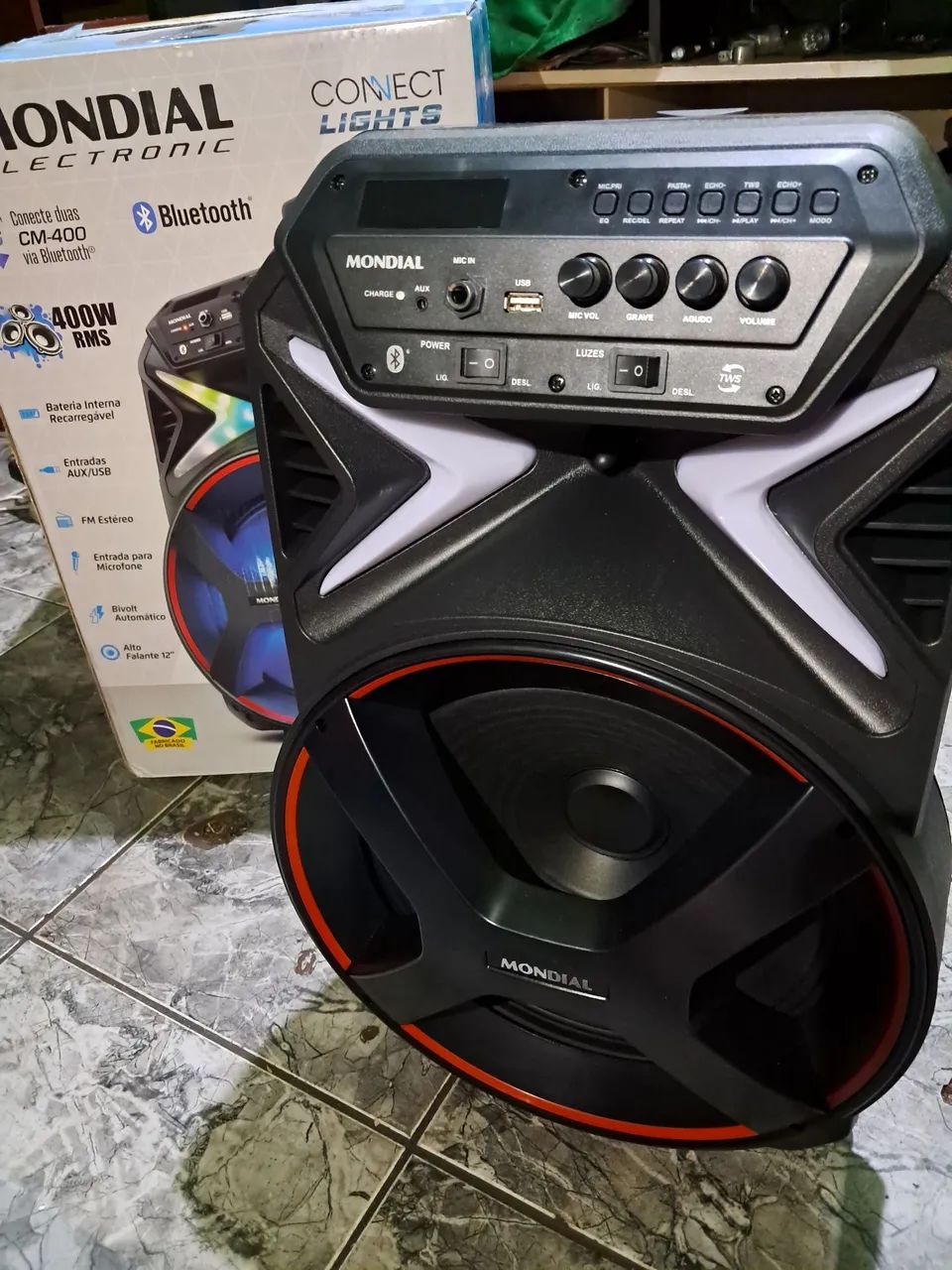 Caixa Amplificada 400 Watts,Bluetooth, usb,aux com Leds,Semi Nova Impecável! - Foto 3