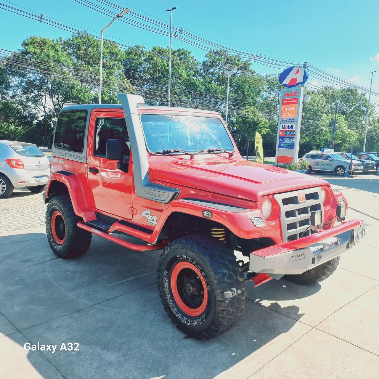 Troller T-4 2014