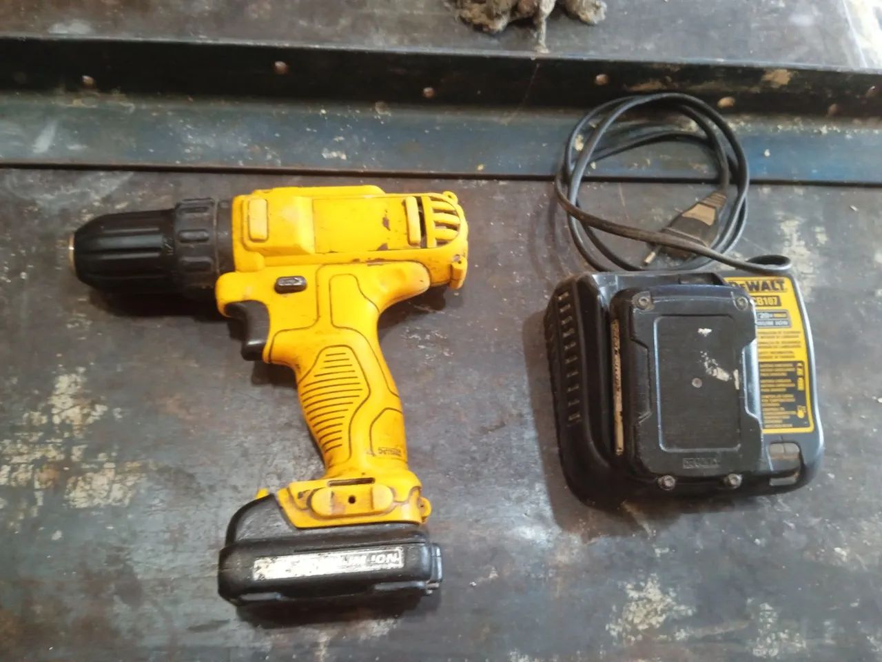 Parafusadeira dewalt 12v  - Foto 2