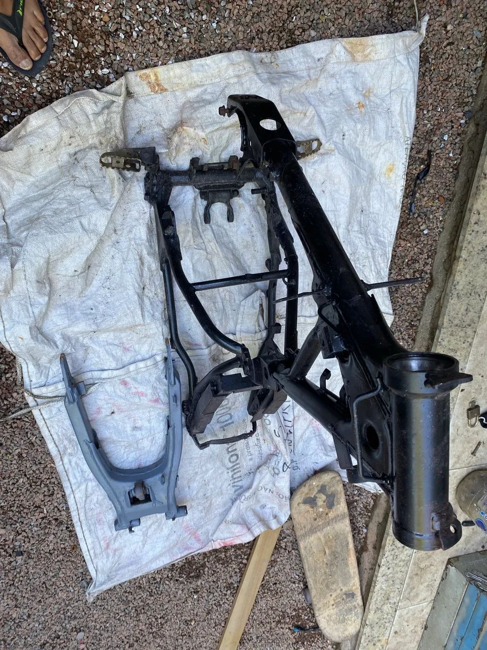 Vendo quadro da XT 225 moto de trilha 
