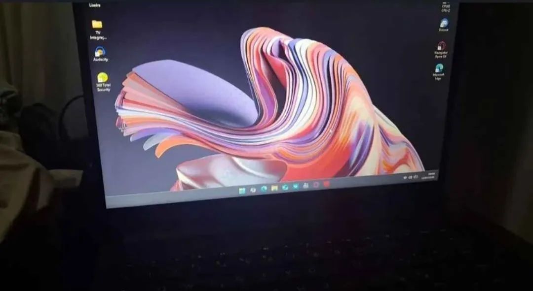 Notebook HP AMD 3020e e 4GB de Memória RAM