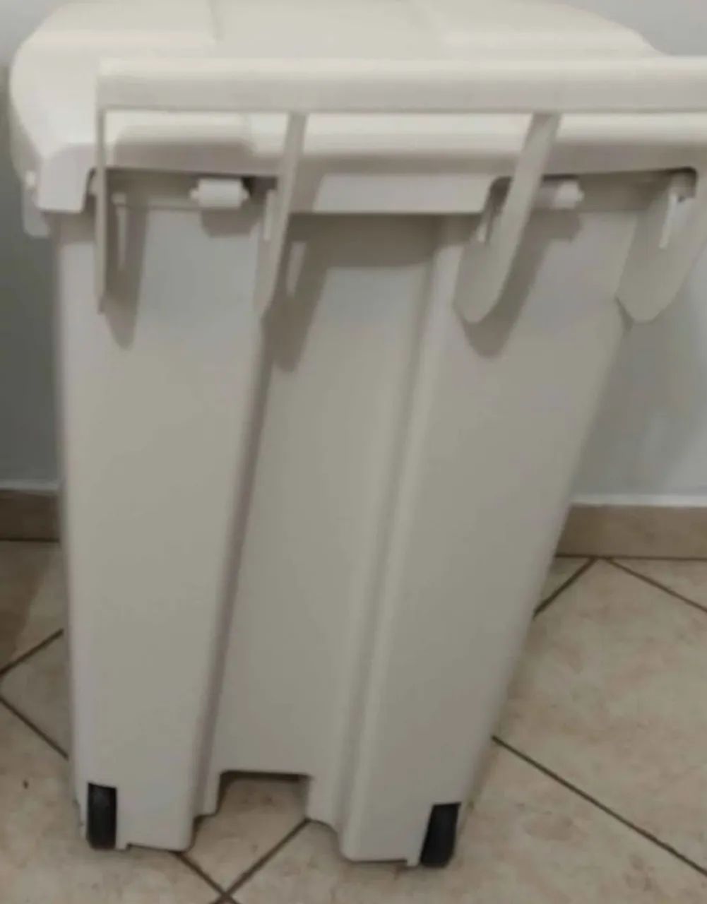 Lixadeira com rodas 100 litros JSN  - Foto 2