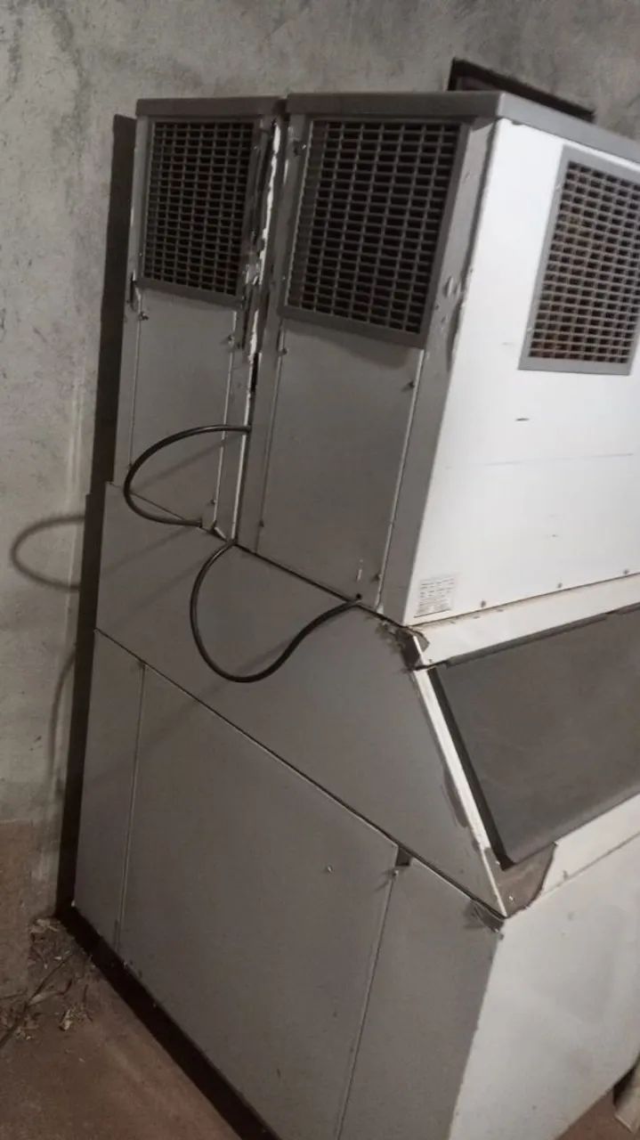 Maquina de gelo