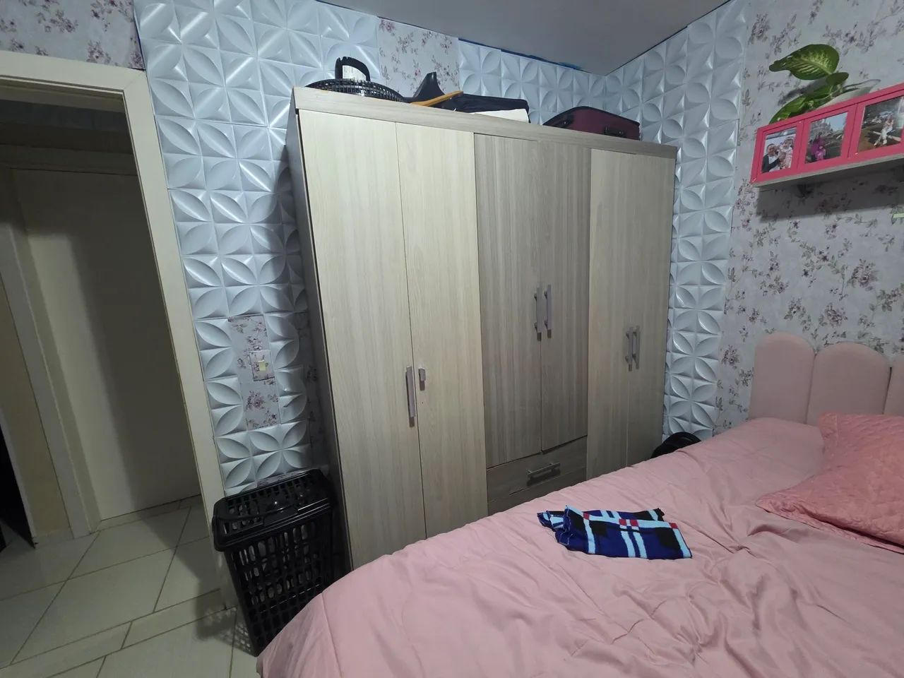 Guarda roupa 6 portas e 3 gavetas