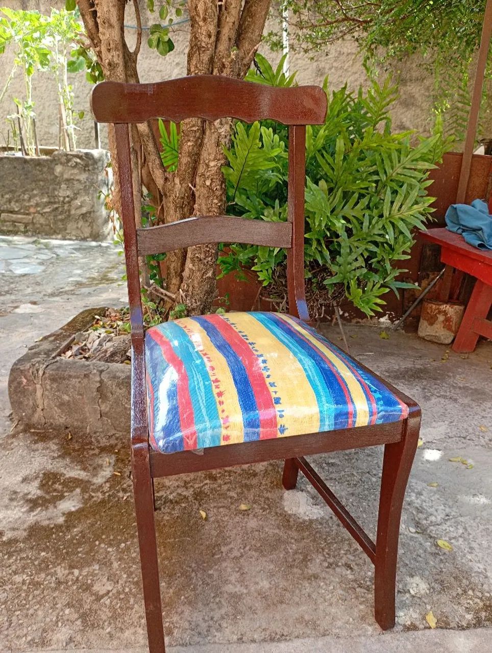 Cadeiras de estofada de sucupira plastificada  - Foto 3