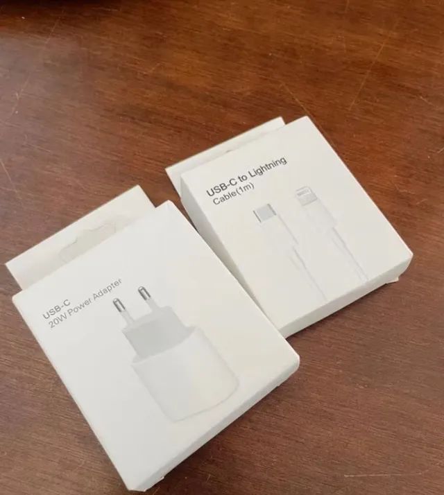 Carregador de IPhone NOVO