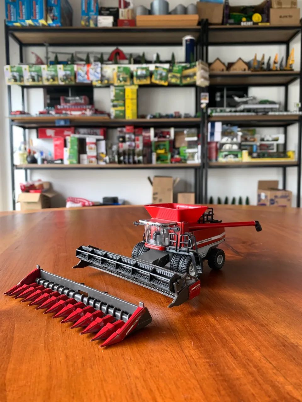 Miniatura colheitadeira Massey Ferguson 9795 1/64