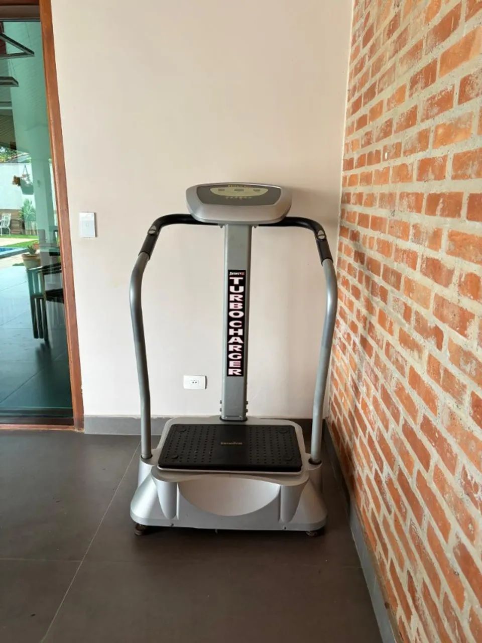 Plataforma Vibratória Energym Turbo Charger - Usada, Funcionando - Foto 4