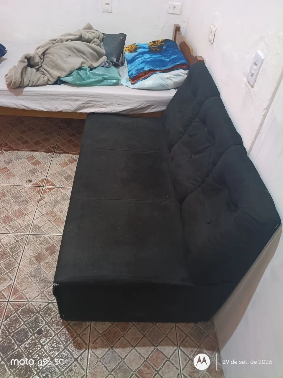 Jogo de sofá usado com marcas de uso