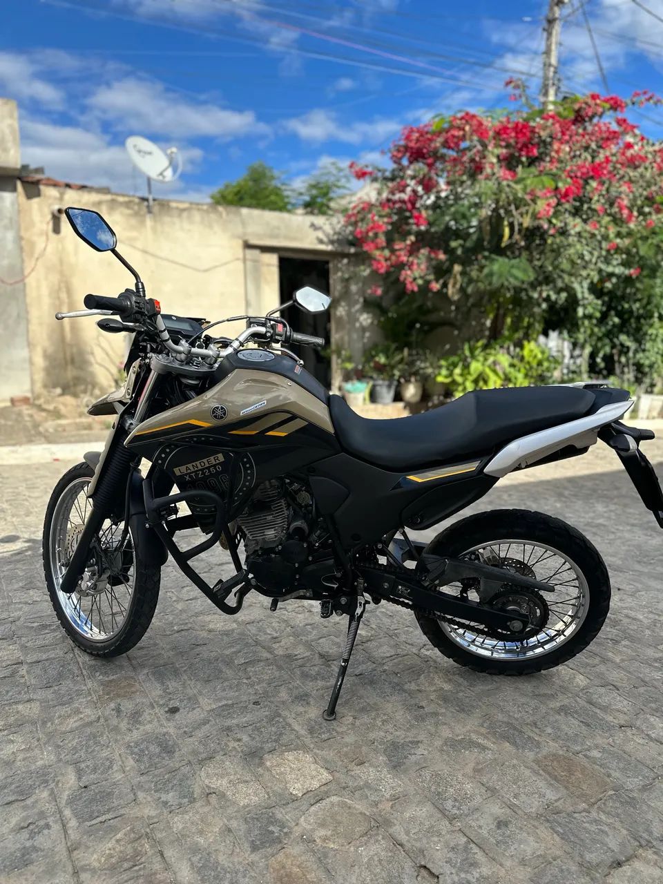 XTZ Lander 250