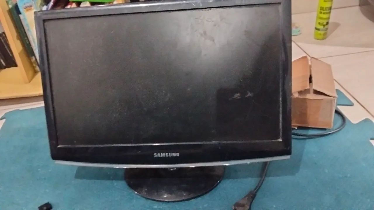 Monitor Samsung SyncMaster 933 - 18.5" (COM DEFEITO / PARA RETIRADA DE PEÇAS) - Foto 4