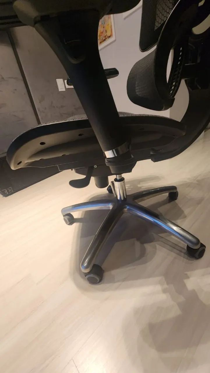 Cadeira diretor escritório preta - Foto 2