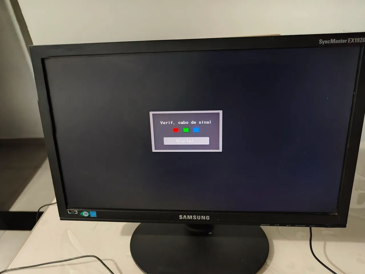 Monitor Samsung Led ex1920 19 polegadas completo com cabos
