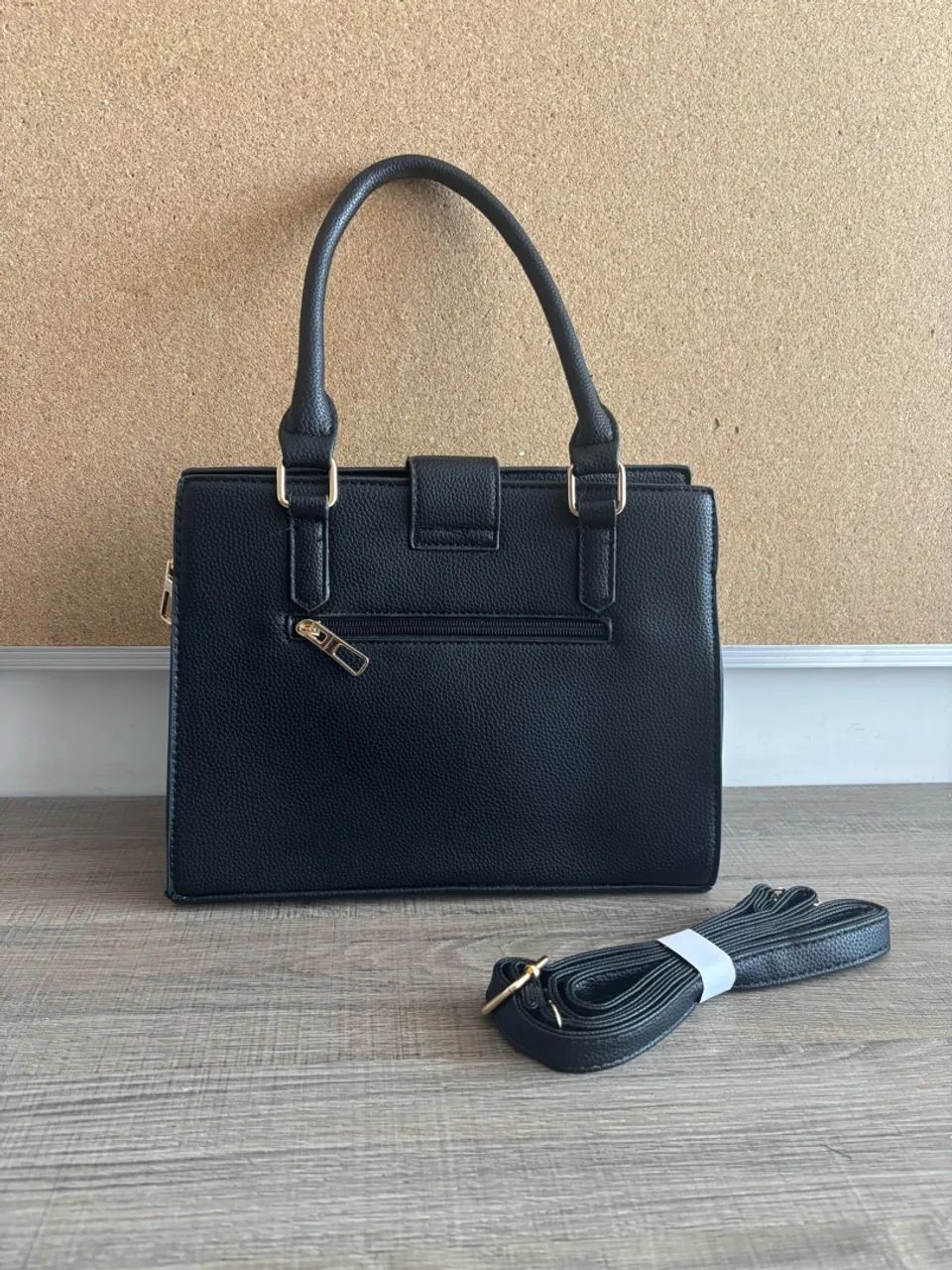 Bolsa NOVA preta com alça transversal  - Foto 3
