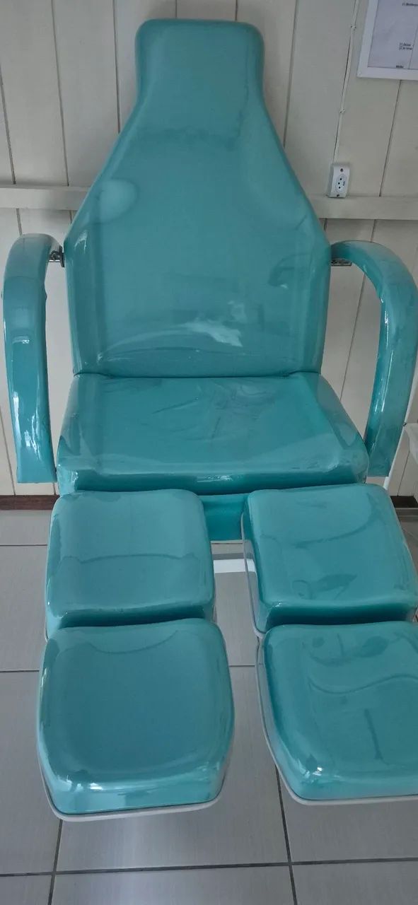 Vendo cadeira de podologia 