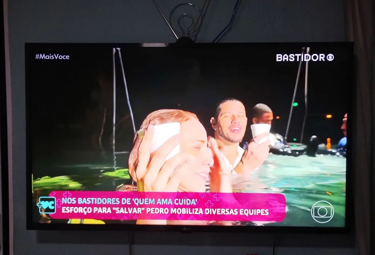 Smart TV LG 4K UHD 43 polegadas  - Foto 2