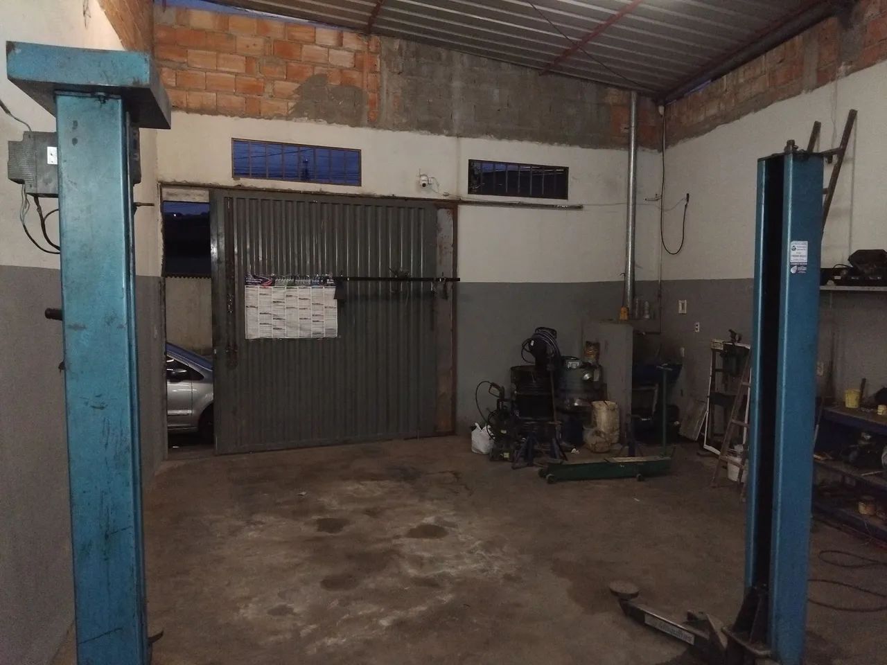 Elevador automotivo 2.400 kg  - Foto 5