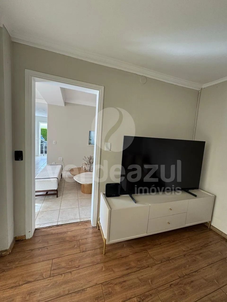 Casa com 3 dormitórios, suíte e 4 vagas à 3 minutos do Cambuí no Nova Campinas, SP.