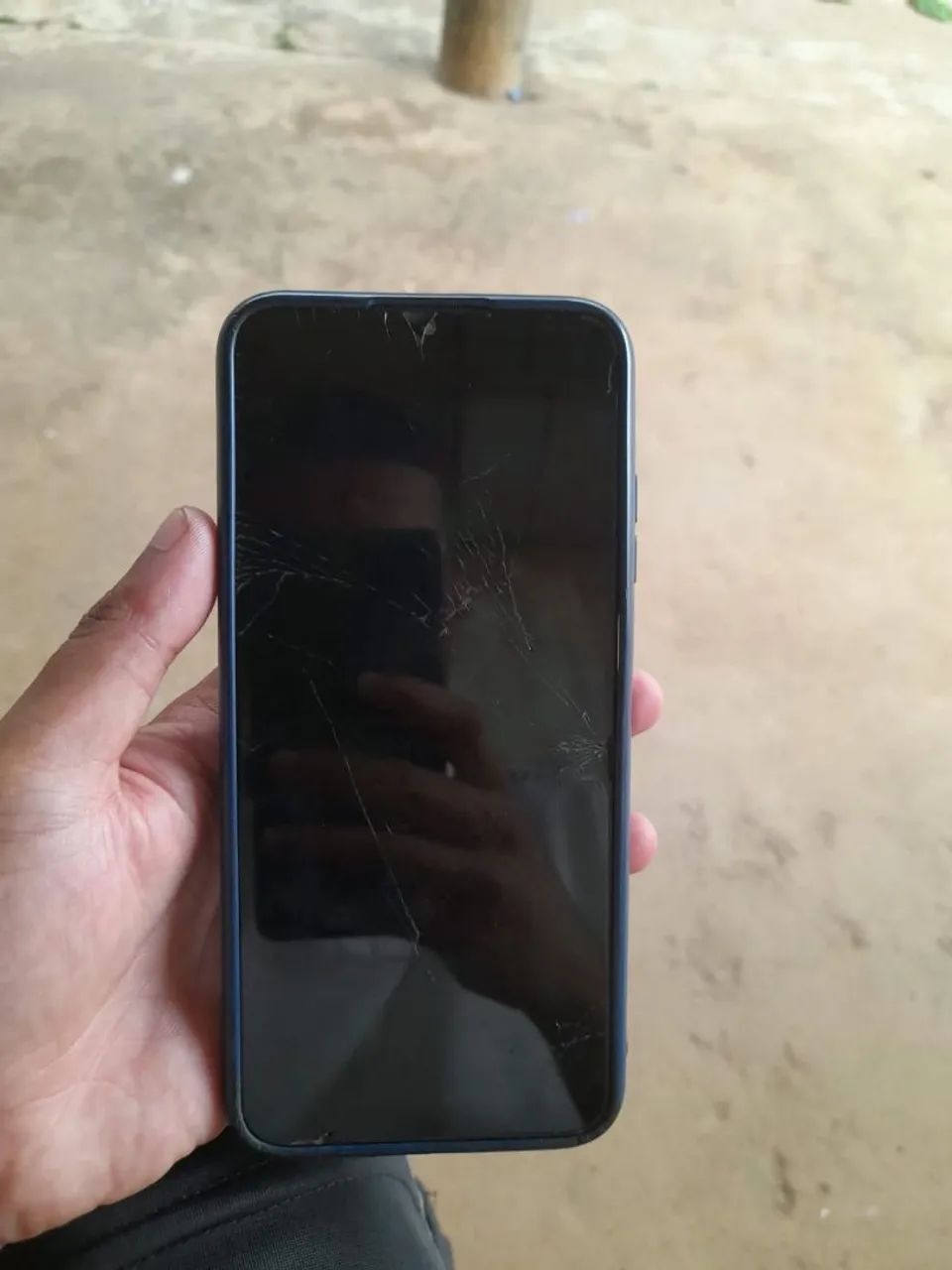 Vendo celular A07 so estar com a tela trincada  quero 220 - Foto 2