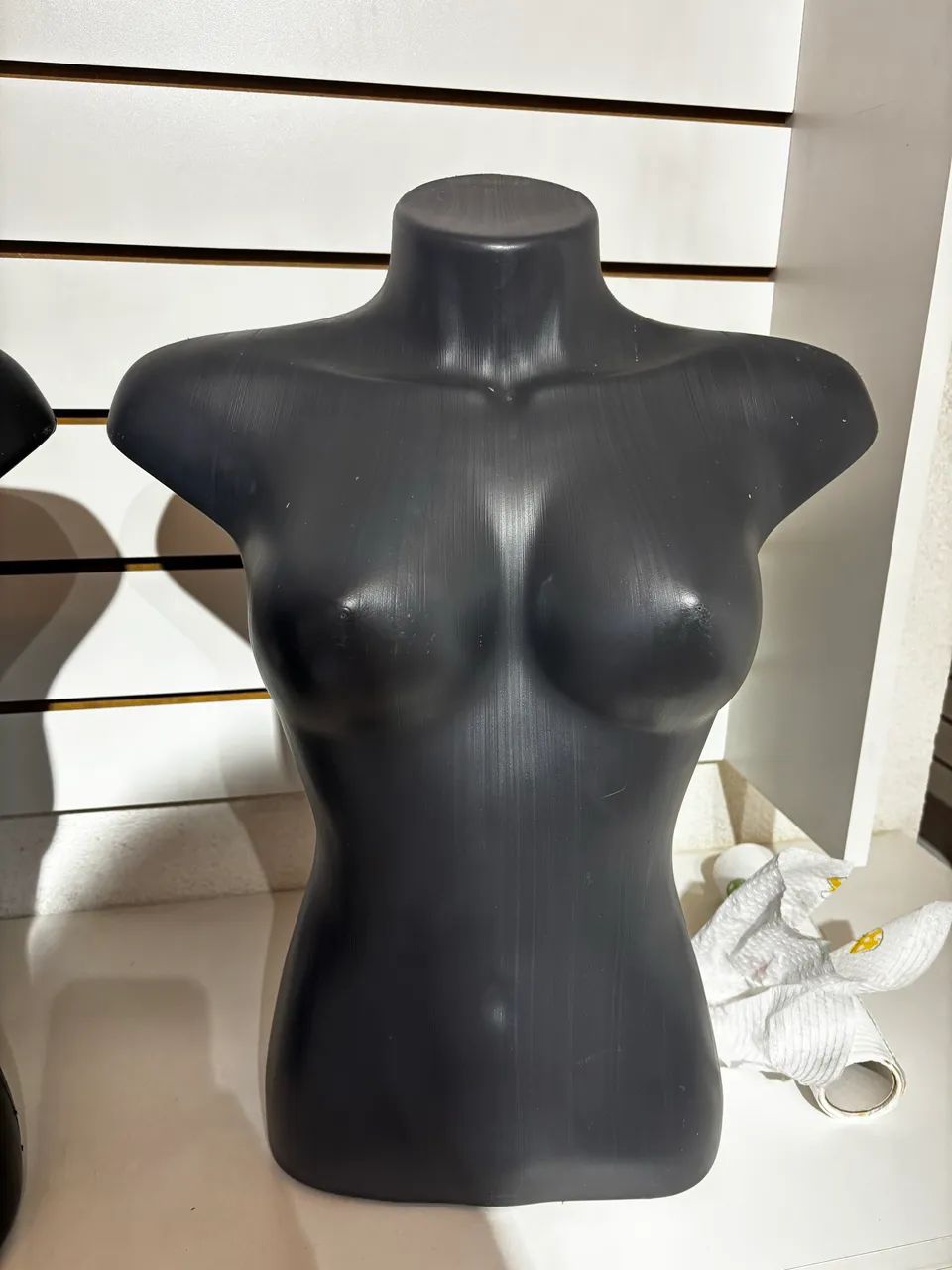 Manequim reminino preto - Foto 3
