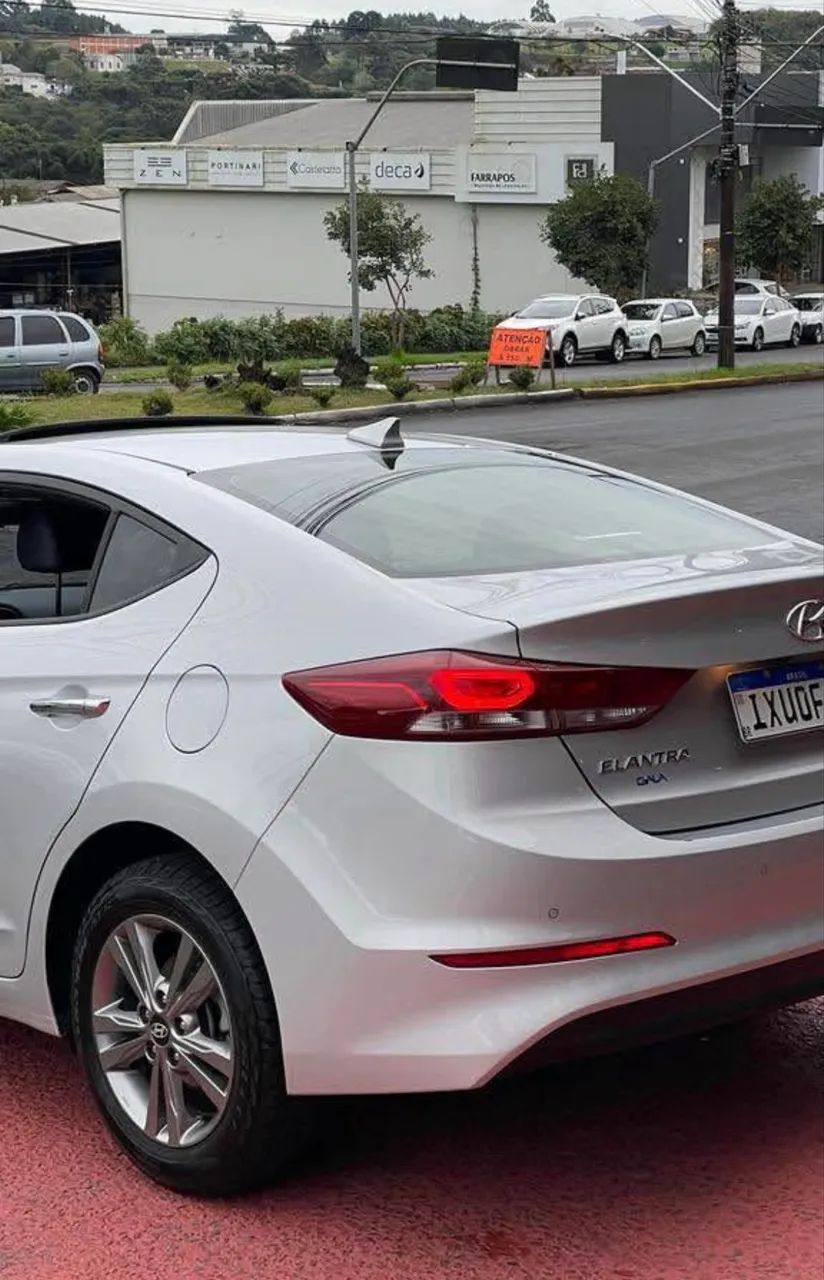 Hyundai Elantra Special Edit. 2.0 16V Flex Aut. 2017 - Foto 5