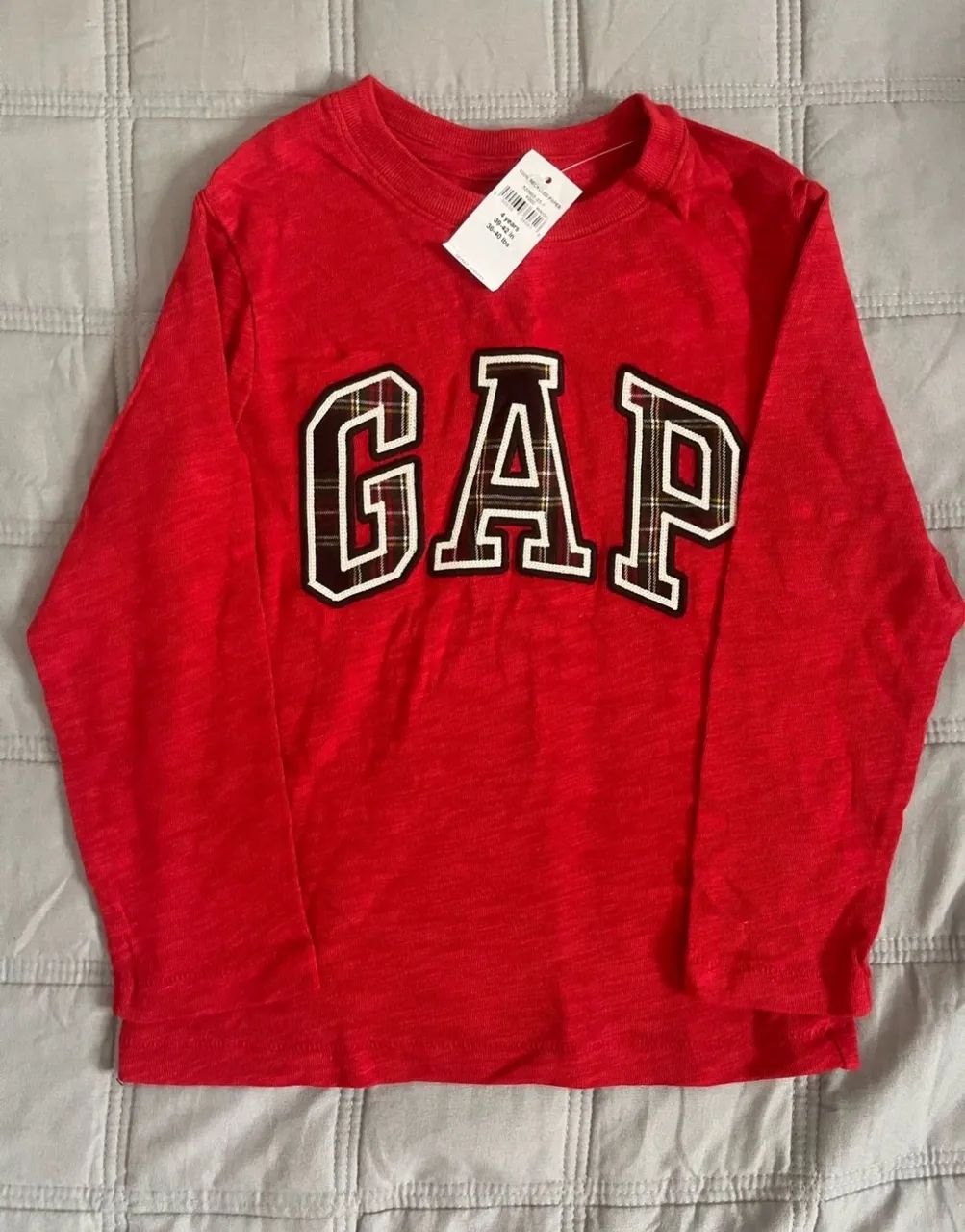 Camiseta Bordada Gap TAM 4 - Nova