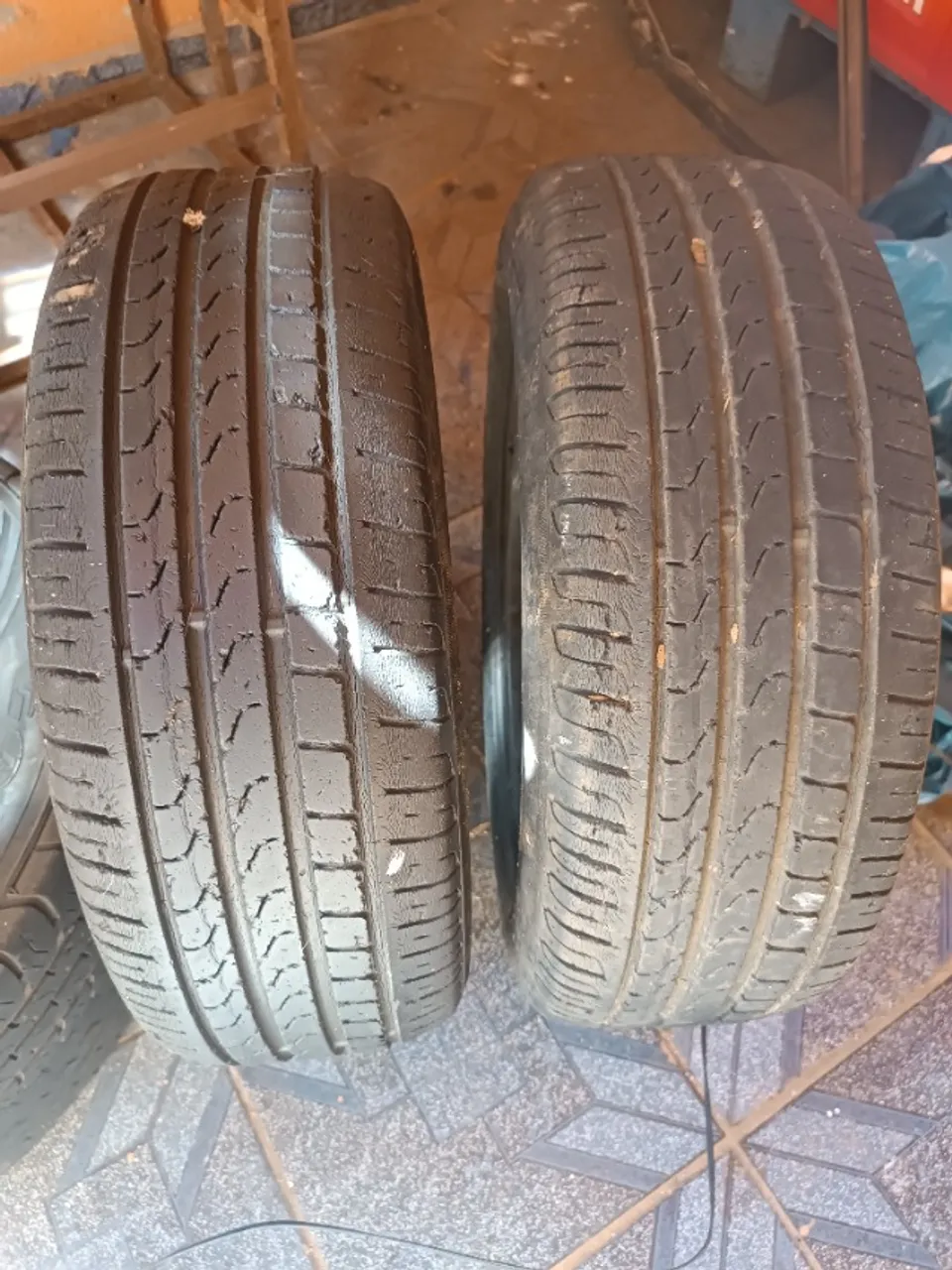 Pneu Michelin Aro 18 Pilot Sport 5 215/45R18 (93Y) XL - Peças para