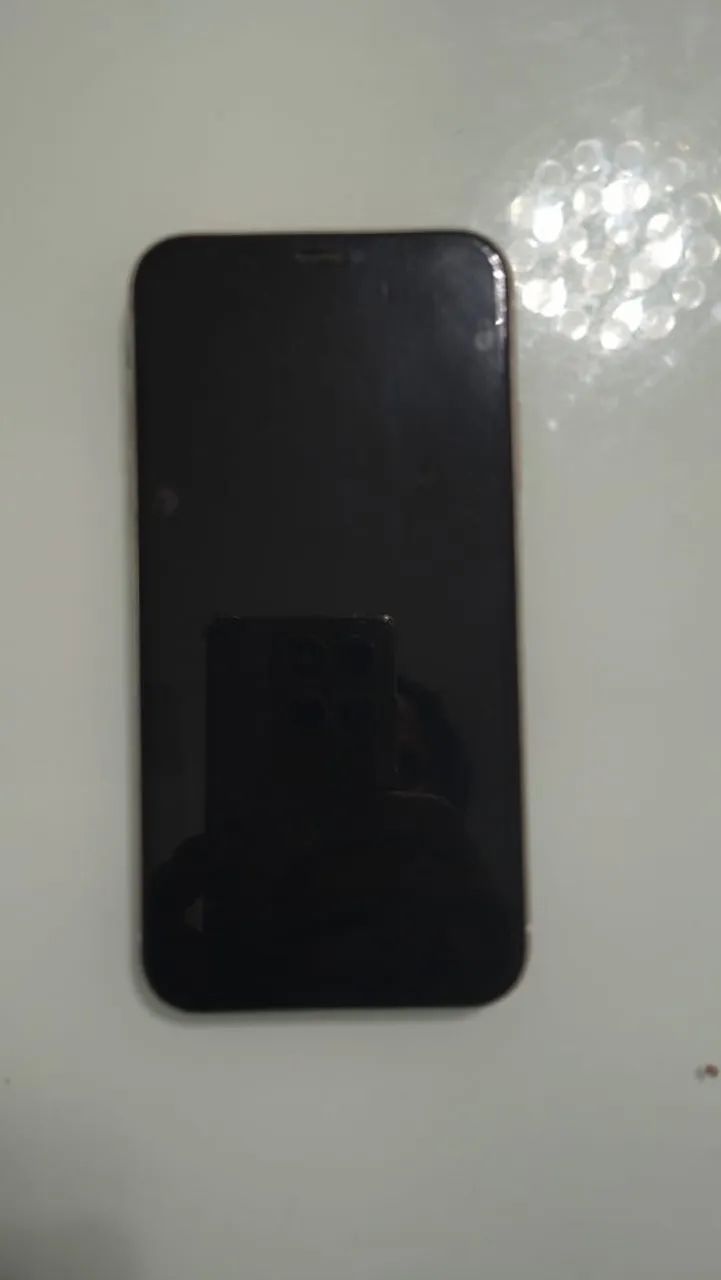 iPhone 11 - R$900,00 - Foto 2