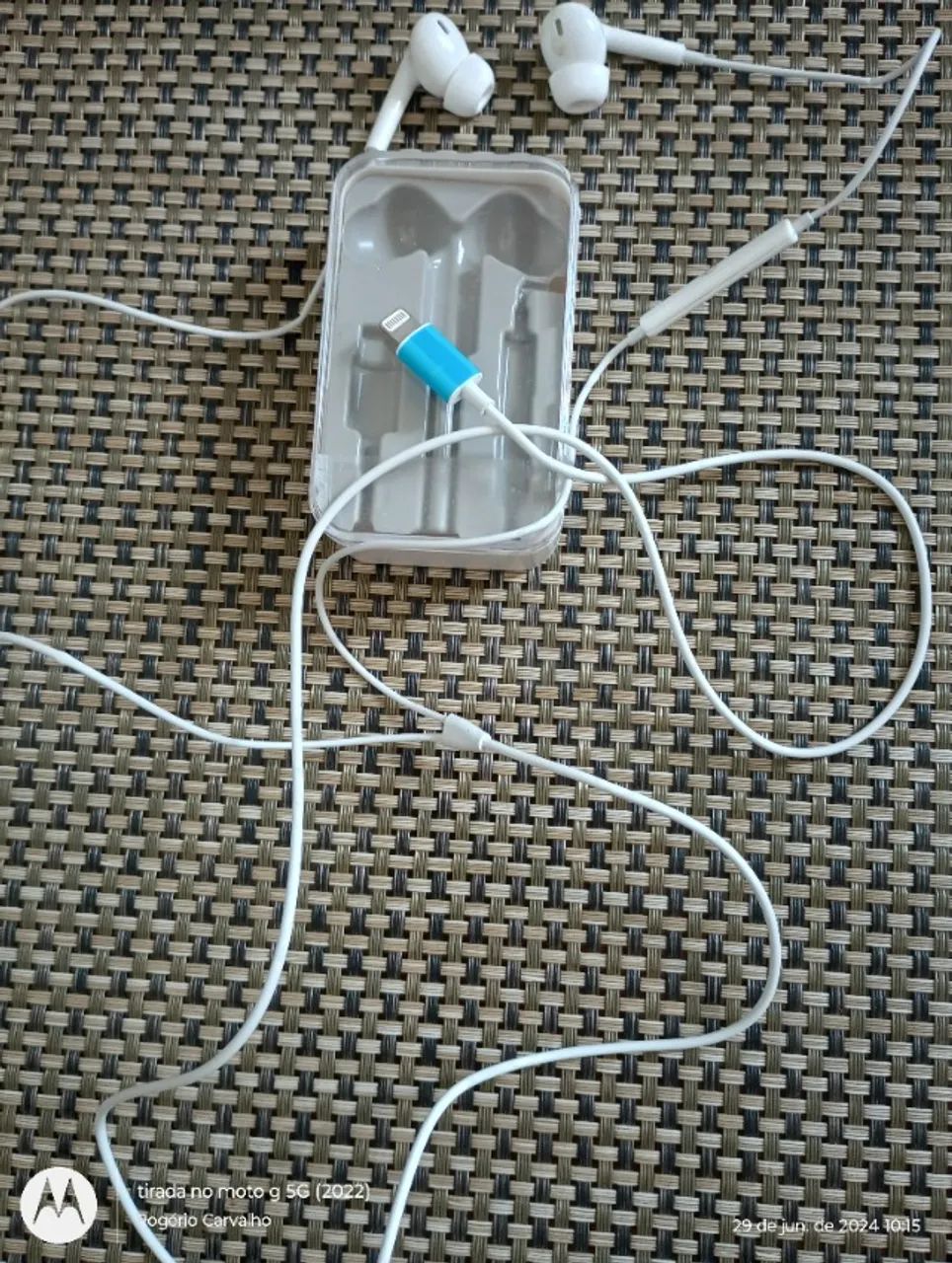 Fone de ouvido com fio da Apple na caixa - Foto 2