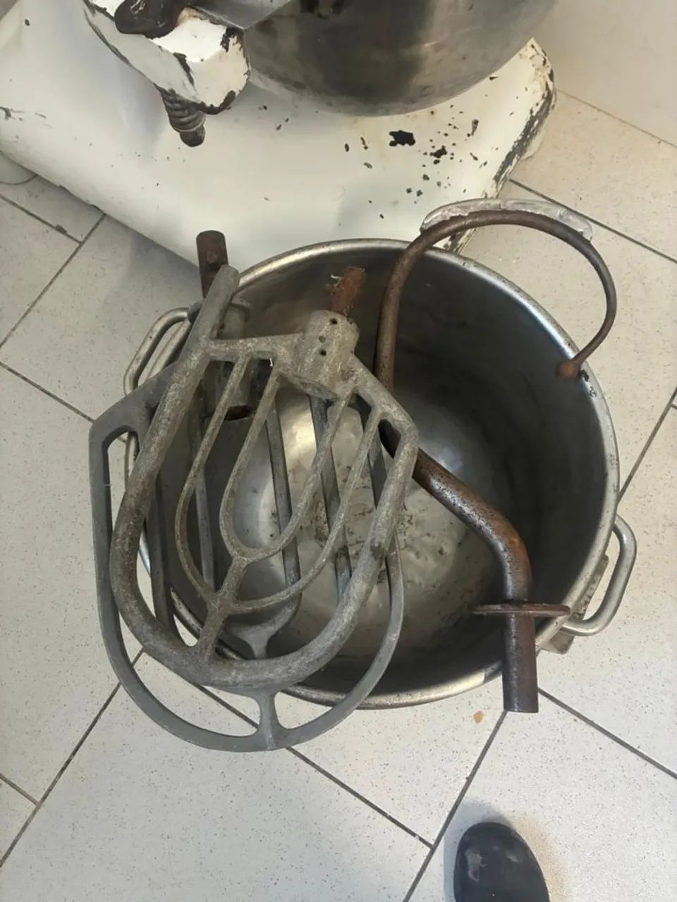 Vendo Batedeira industrial VELOX 36L - Foto 3