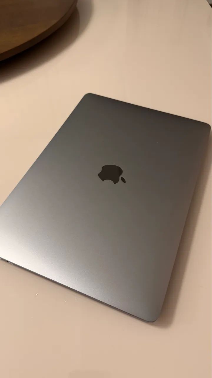MacBook Pro 13 M1 | 8GB RAM | 256GB SSD | Touch Bar | IMPECÁVEL