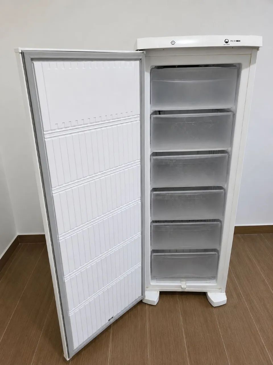 Freezer Electrolux FE22 Super - 173 litros - Foto 3