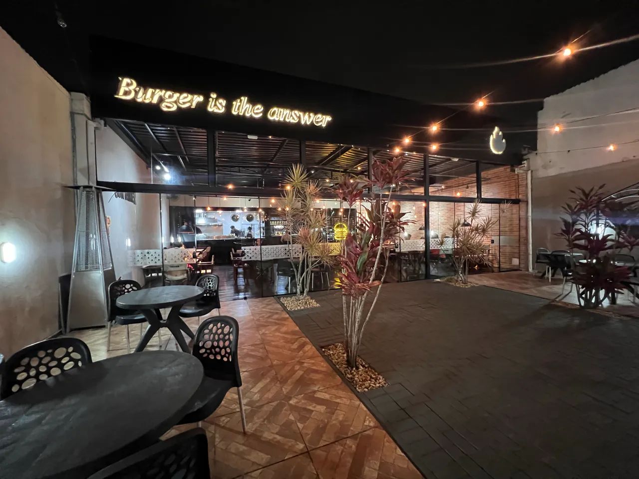VENDO UNIDADE CONTAINER BURGER GRILL - ROÇADO