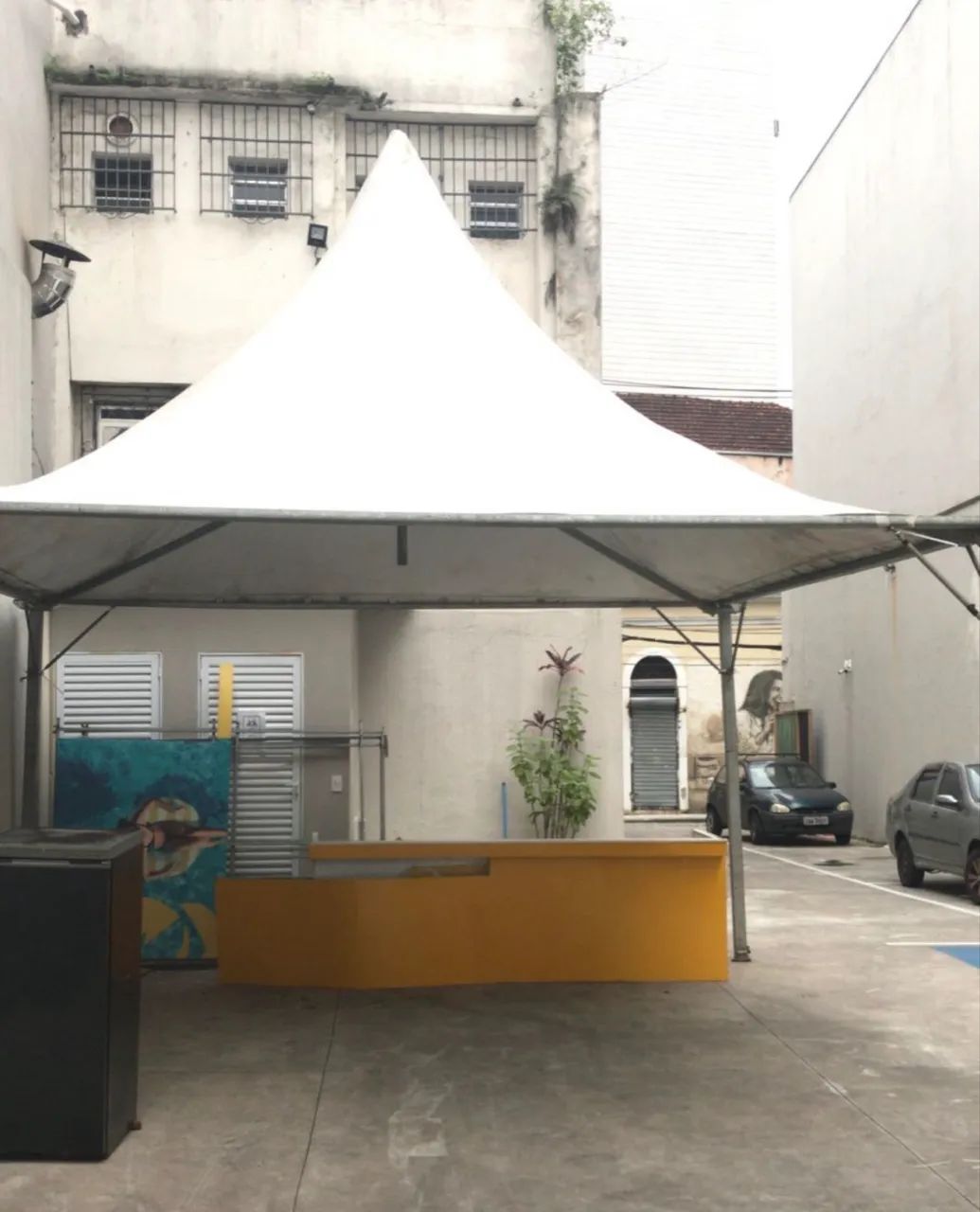 Tenda chapéu de bruxa 