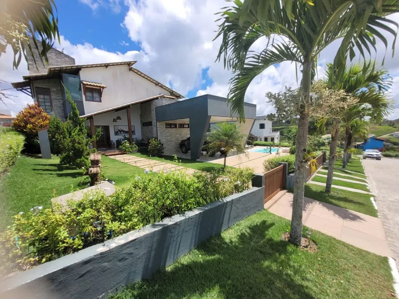 CASA COMPLETA COM 6 QUARTOS CONDOMINIO FECHADO!