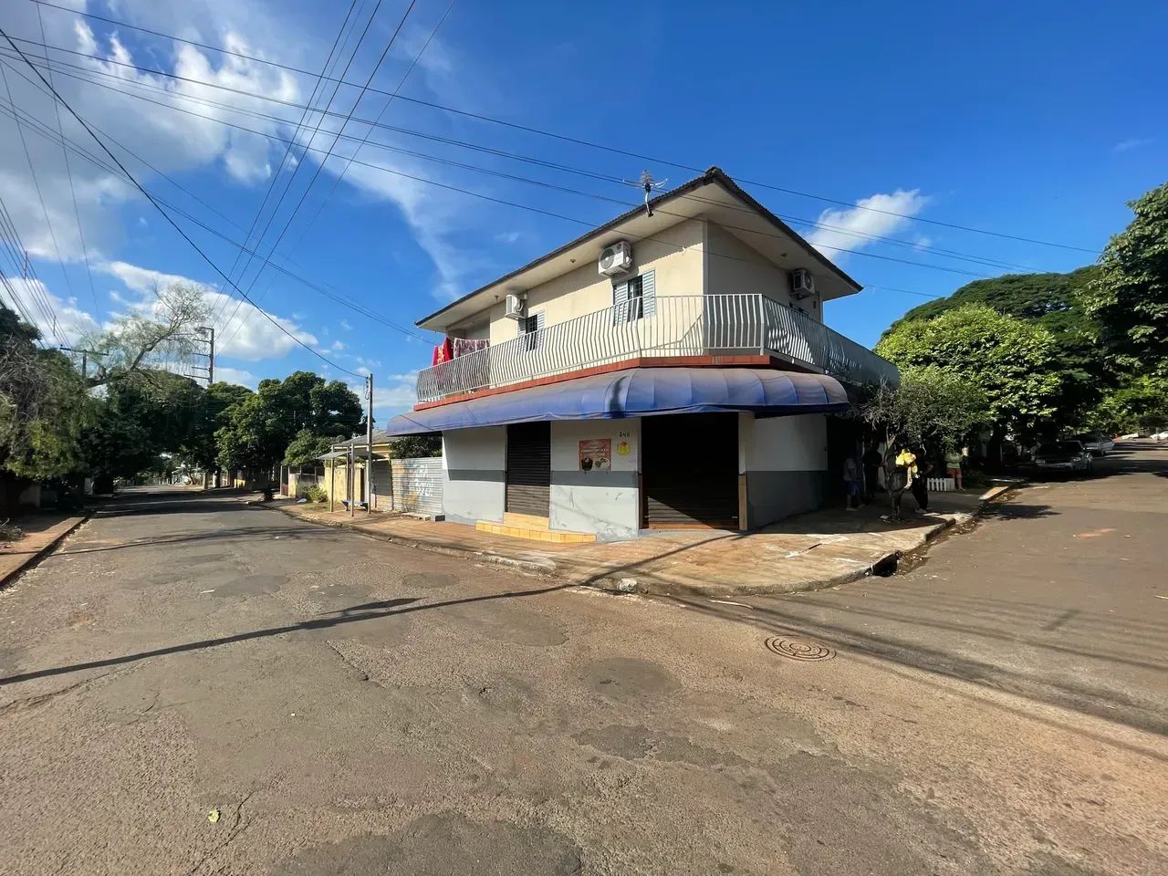 Sobrado com 3 quartos em Sarandi - PR