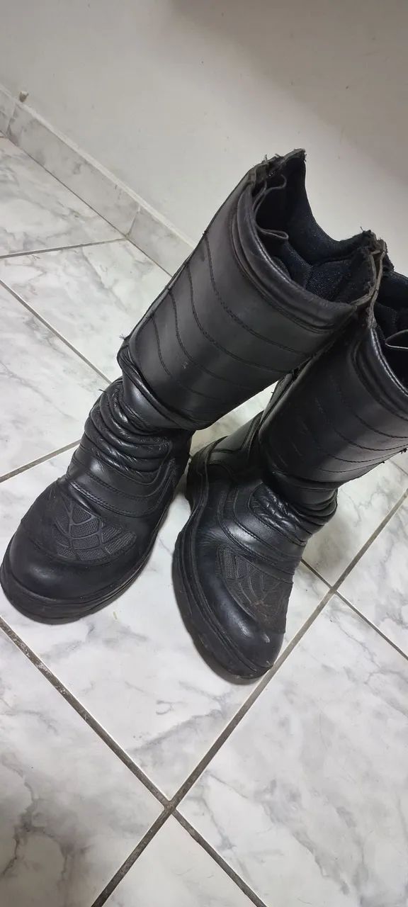 Botas Kallucci cano longo couro legítimo 