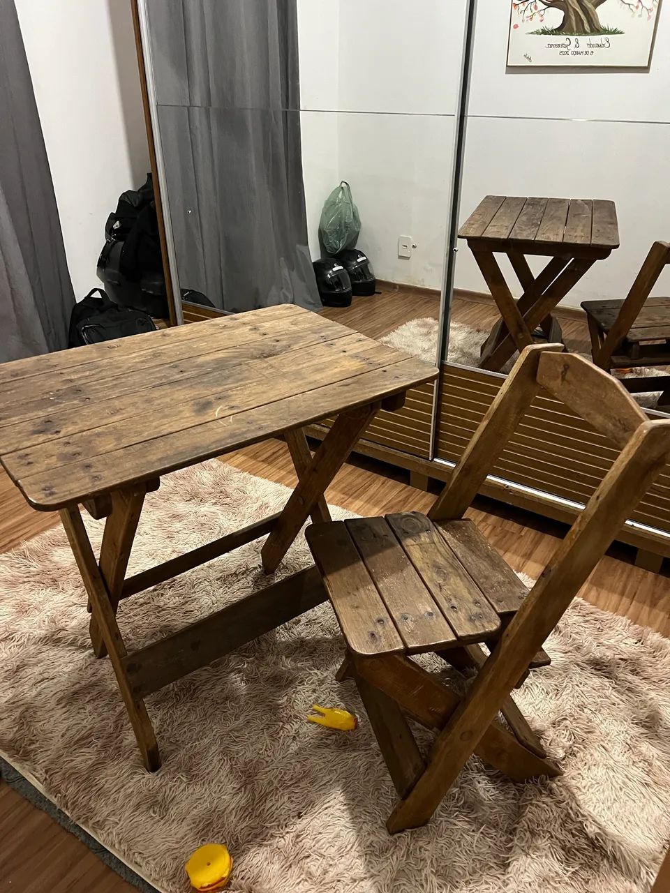 Mesa de madeira com cadeiras  - Foto 2