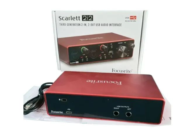 Focusrite Scarlett 2i2 未開封品 Placa De Som Usb Focusrite Scarlett 2i2 De 3ª Geração