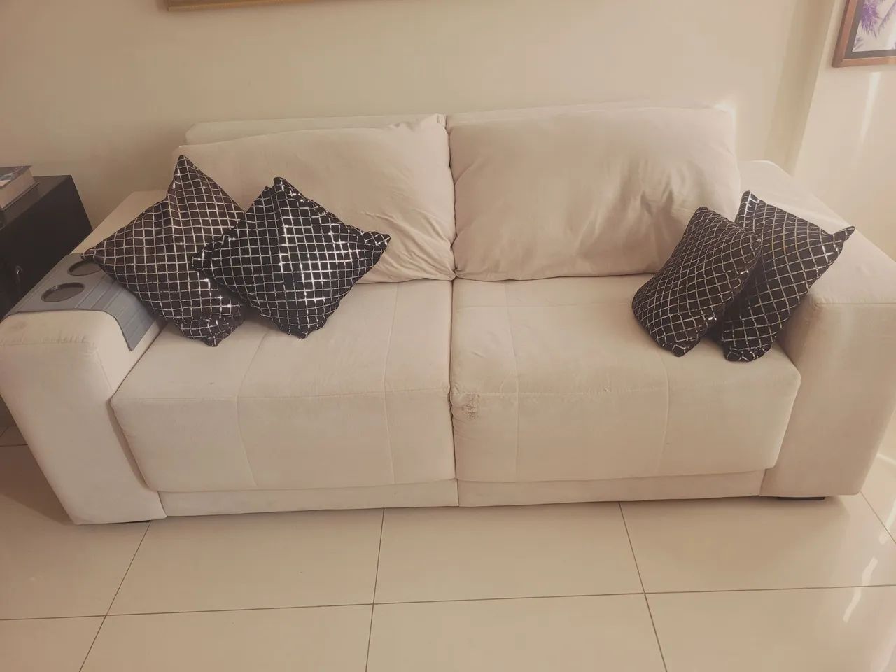 Sofa in excellent condition65570247041665122