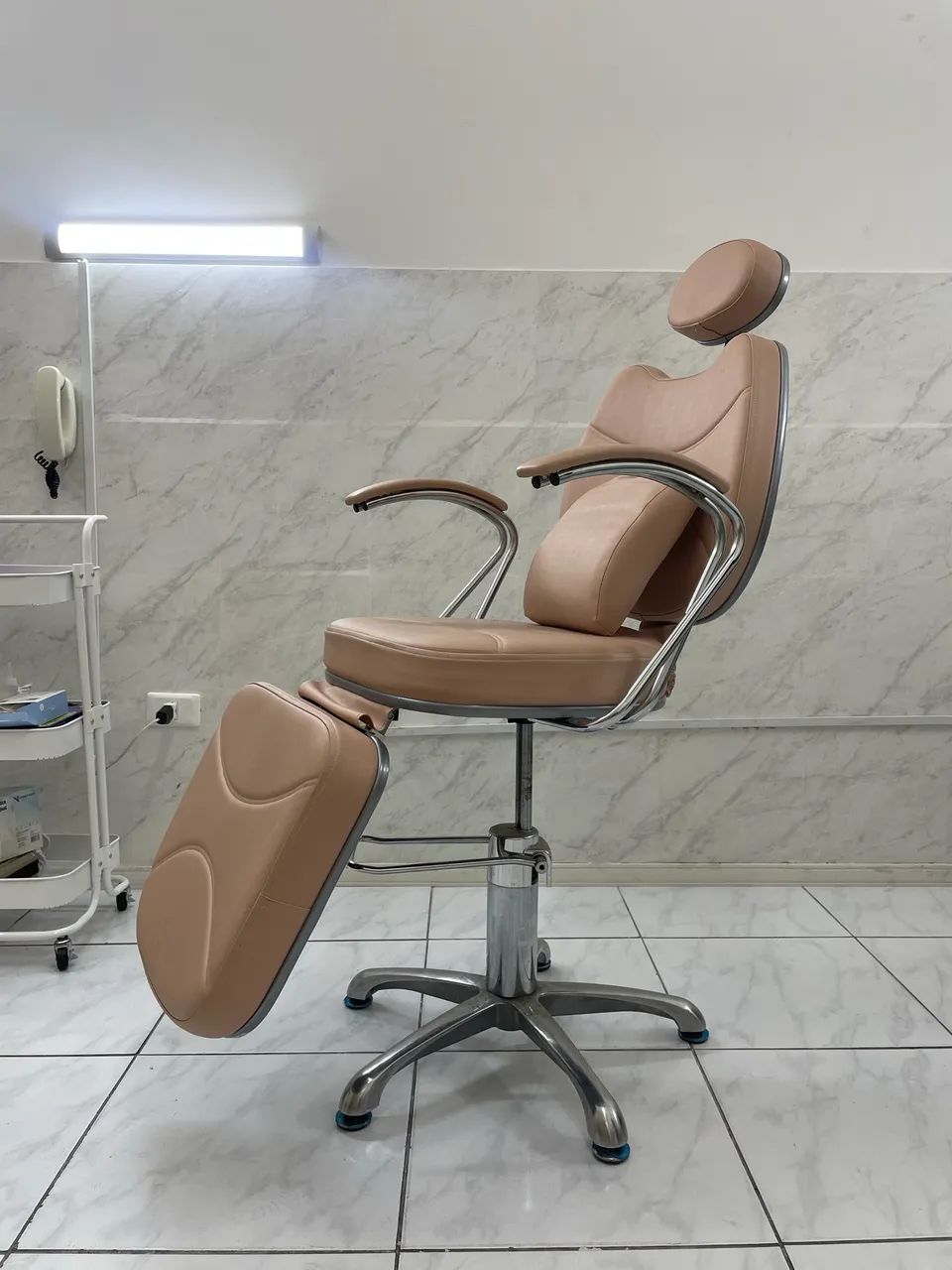 Cadeira Profissional para Estética Reclinável + Mocho | Excelente Estado - Foto 2