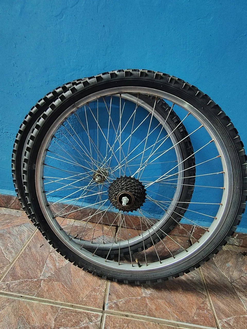 Par de aro26 com pneu  - Foto 2