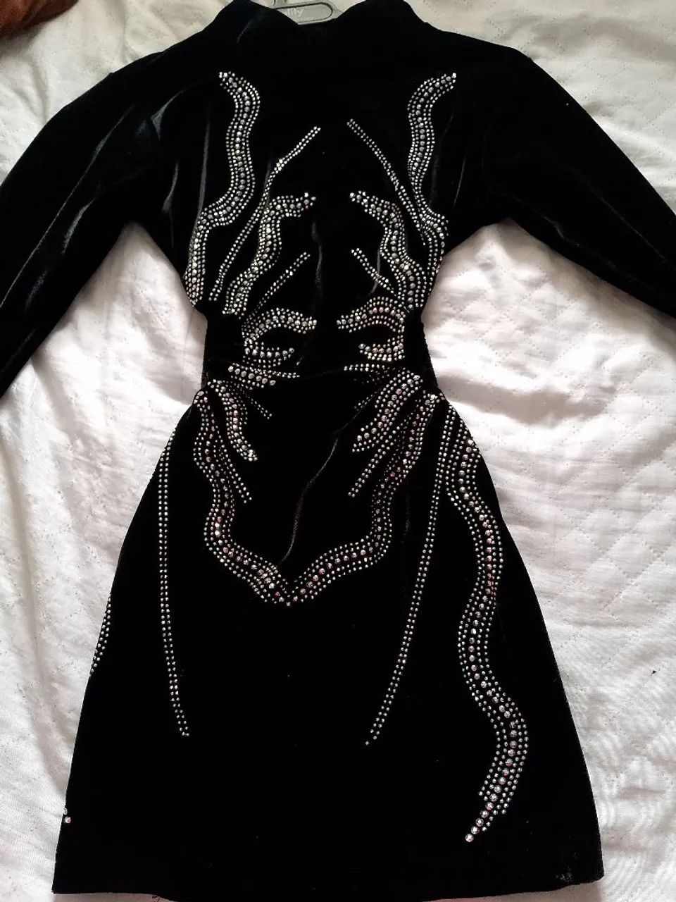 Vestido de veludo com manga - Foto 2