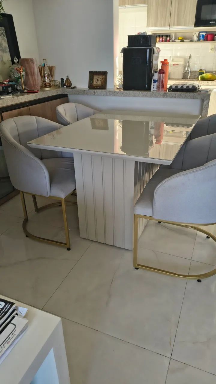 Conjunto de mesa com cadeiras - Foto 2