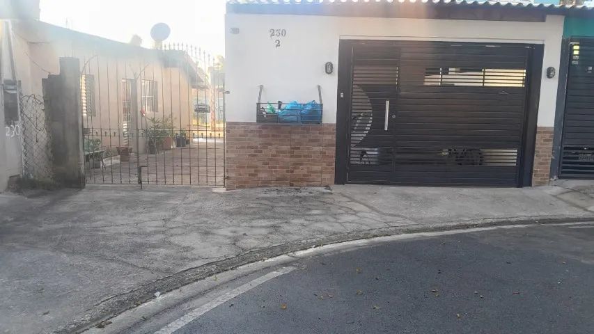 Vende-se duas casas 