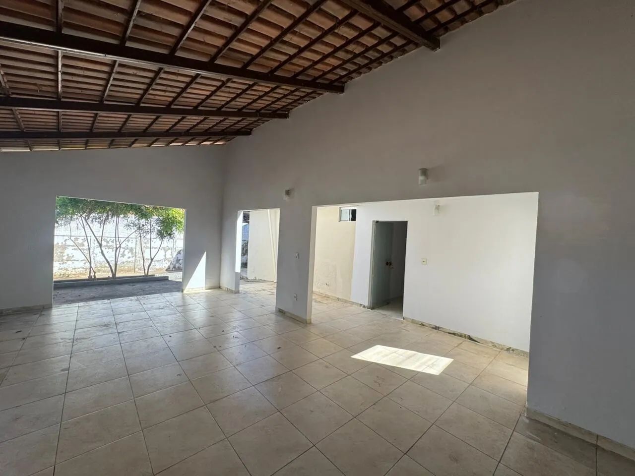 Vendo bem localizada no casa no Centro de Porto Nacional - Foto 3