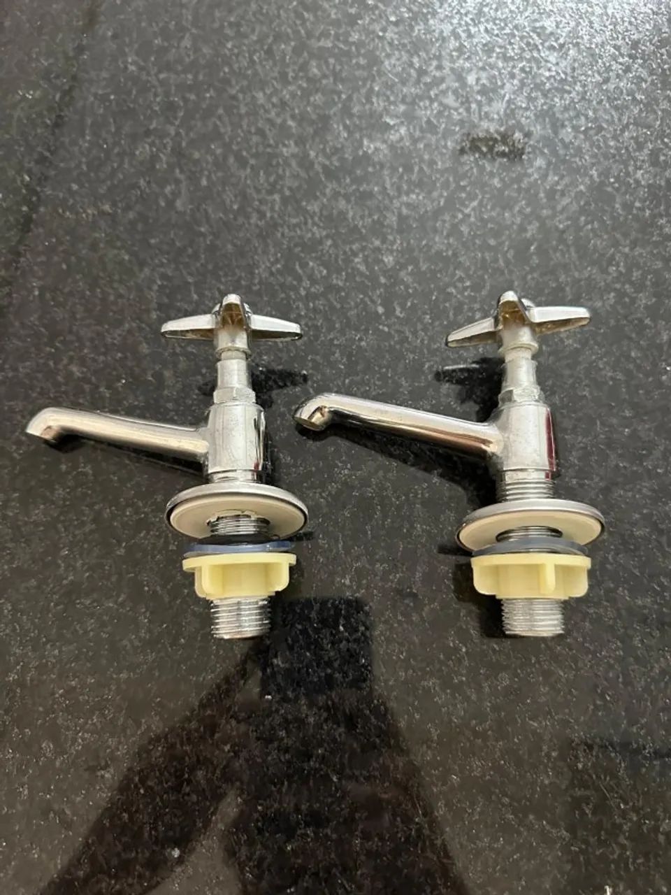 Torneiras de Bancada Metálica